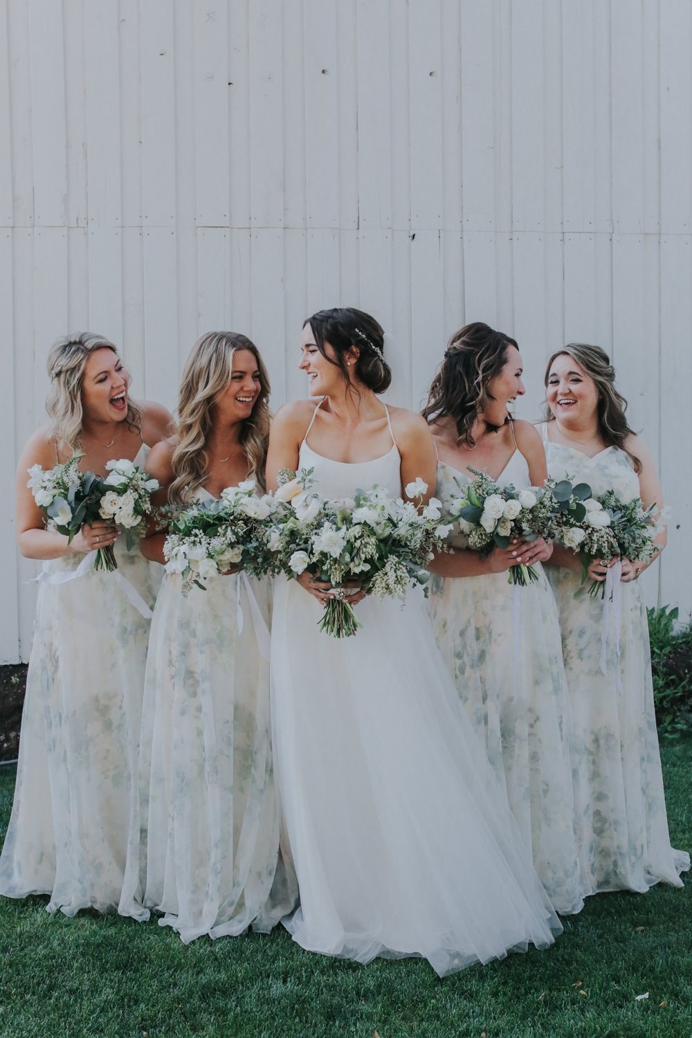 Check out these amazing tropical mismatched bridesmaid dresses. You want to see these Bridal Parties Who Perfected The Mismatched Dress Trend Mismatched never looked so good.Mismatched bridesmaids dresses is the trend now. This trend helps each maid come out confident and also express her fashion sense.