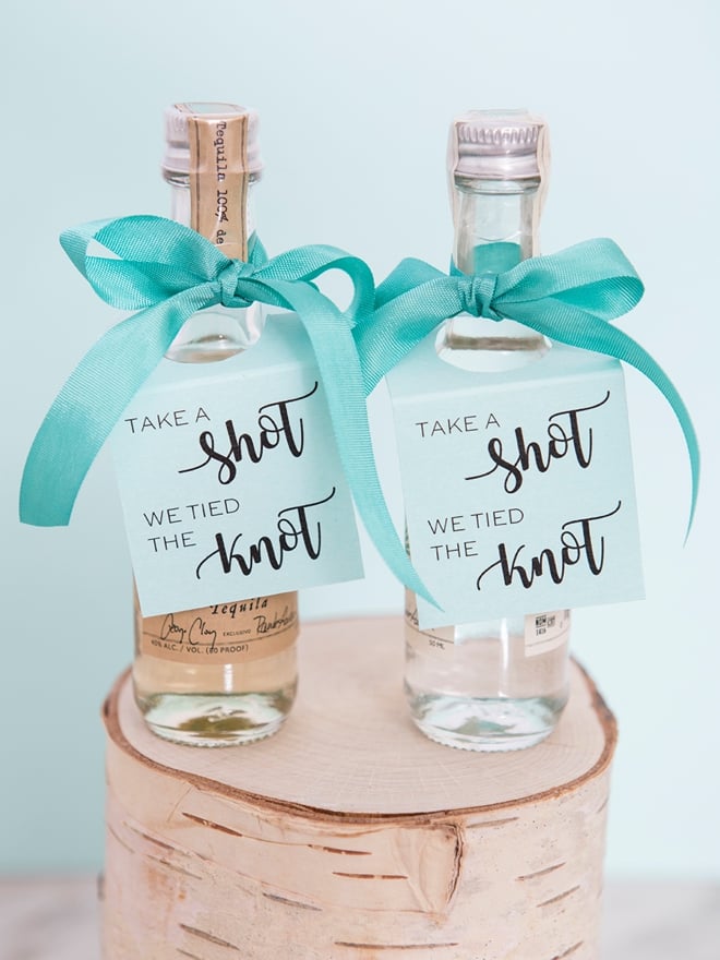 Mini alcoholic drinks for wedding guests. Grab these unique wedding gift favors to gift your guests on your big day!