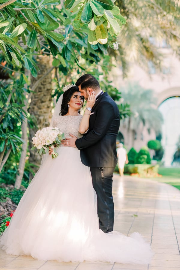 Luxury Persian Wedding at the four seasons resort in Dubai. A gorgeous white and pink wedding. Planning a blush and elegant wedding. A beautiful Persian wedding. How to plan a beautiful and elegant wedding on a budget. #weddingplanning #elegantwedding #blushwedding The wedding haven