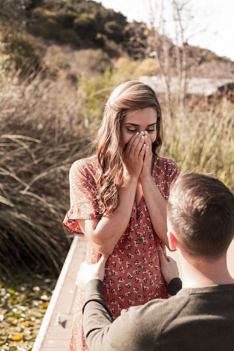 27 Best Romantic Proposal Quotes for Her to Sway any Heart