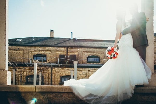 What exactly does a wedding planner do. Here a few amazing reasons why you should hire a wedding planner. A wedding planner has a lot of duties that will help you plan the perfect wedding day. What can you really expect from your wedding planner? Click over to find out #weddingplanner #weddingcoordinator #hireaweddingplanner #weddingmanager #eventplanner