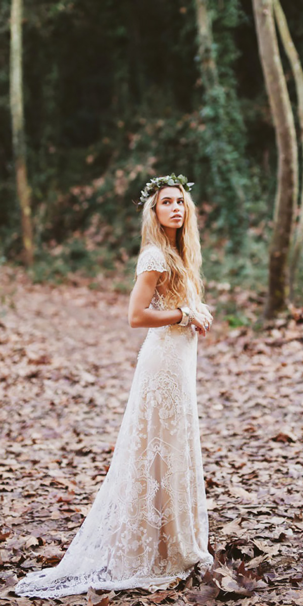 Extremely Romantic Bohemian Wedding Dresses with Style (600 x 1200 Pixel)