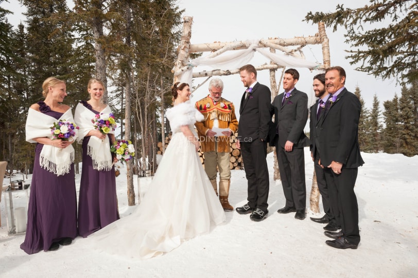wedding at blachford lake lodge. The best wedding venues in the World. Find the best places to get married in Canada. We have rounded up the best wedding venues in Canada #weddingvenues #weddingsincanada
