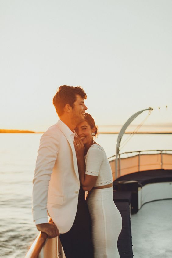 Wedding on a boat. Have a boat wedding for your unique wedding venue. unconventional wedding venue ideas every bride must check out. If you are looking for unique wedding venues, then click here for a list of non traditional wedding venues for your big day. How to find the best wedding venues #weddingplanning #uniqueweddingvenues #weddingvenue #bridetobe