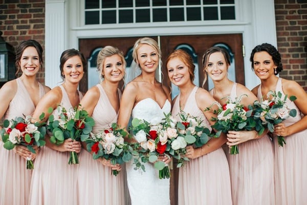 How to pick a wedding theme. This romantic wedding theme is perfect for couples that want to declare their love for one another. #romanticwedding #weddingtheme