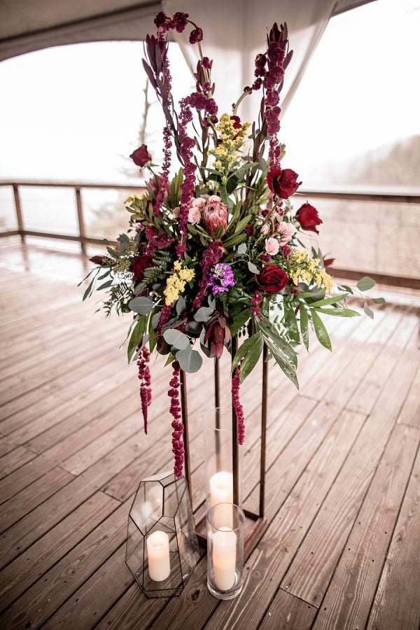 rustic outdoor wedding decor idea