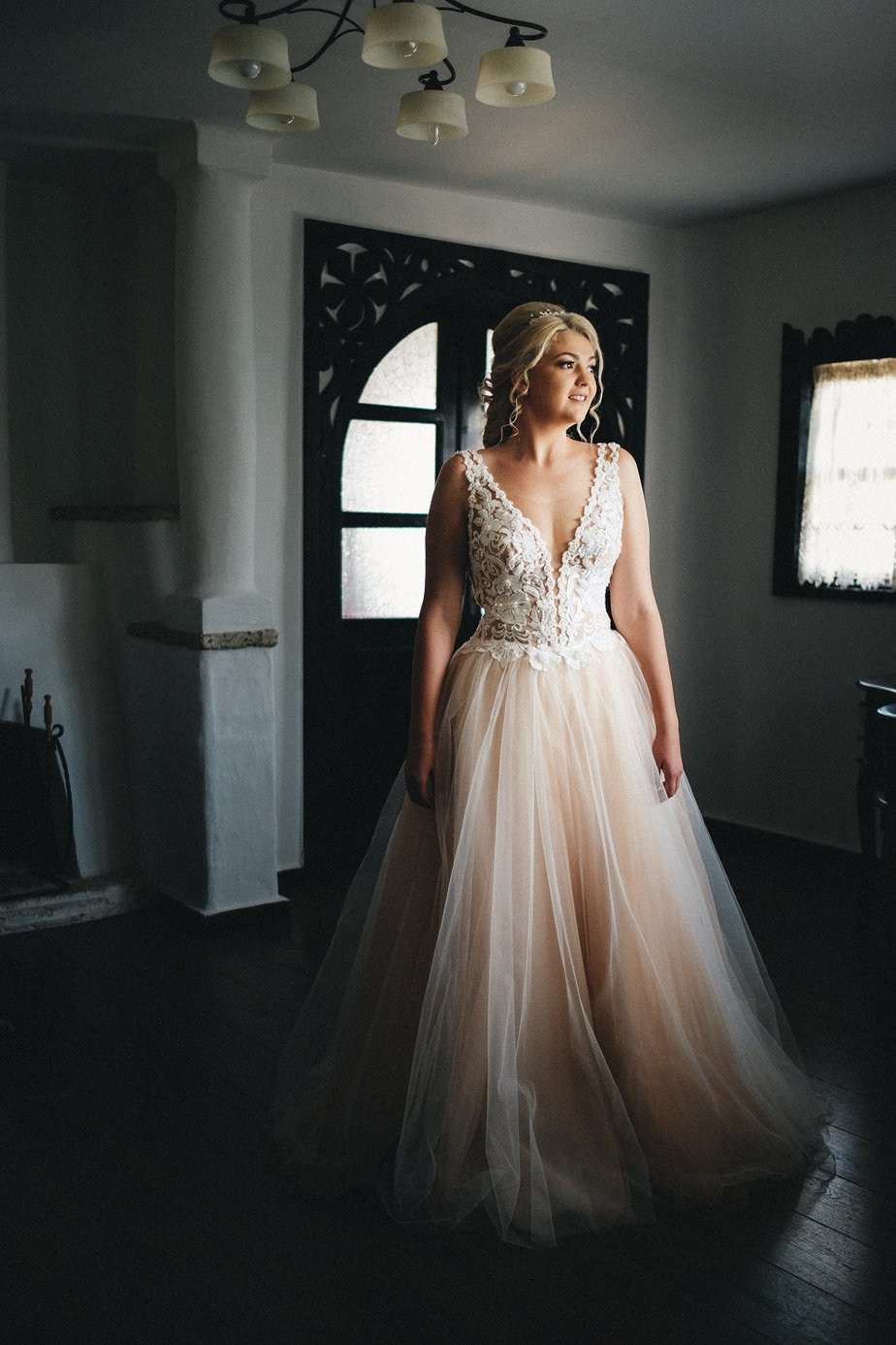 If you are looking for a cute bride organizer, you won't go wrong with this. Grab this checklist today and start planning.