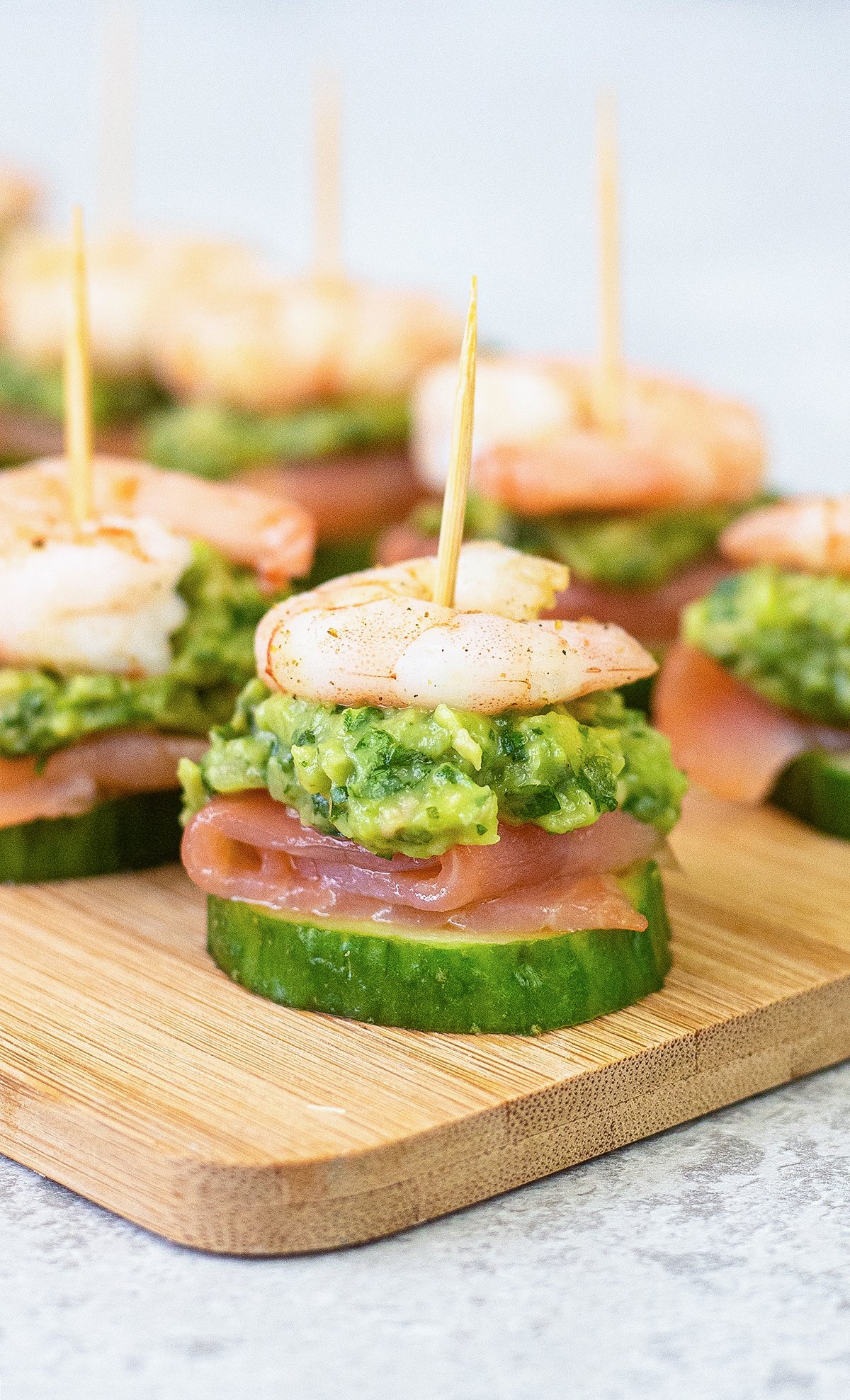 These are easy summer wedding appetizers that your wedding guest will drool over. Check out these easy shrimp wedding appetizers today.