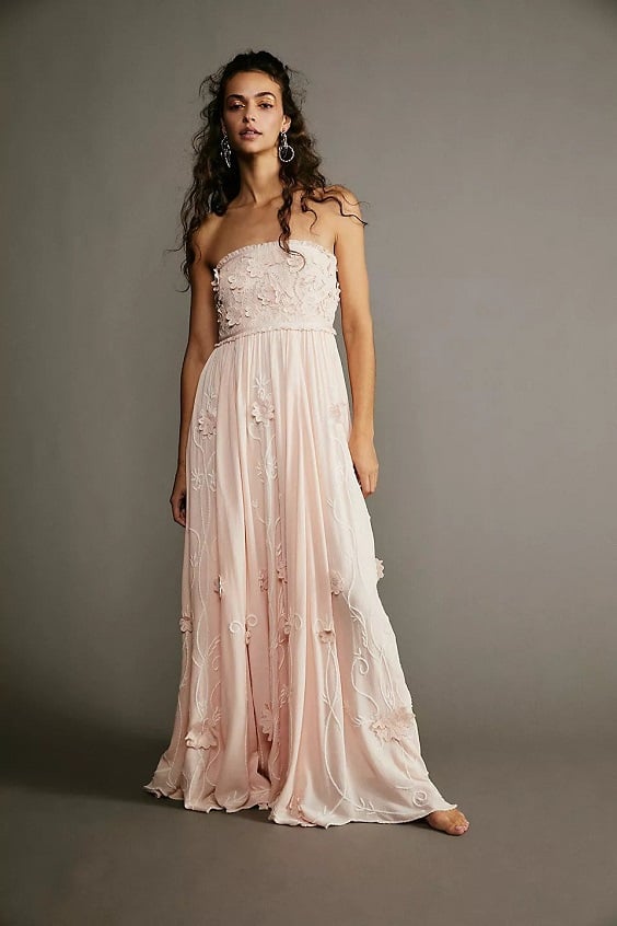 Absolutely gorgeous rosa maxi dress perfect for an engagement shoot. 