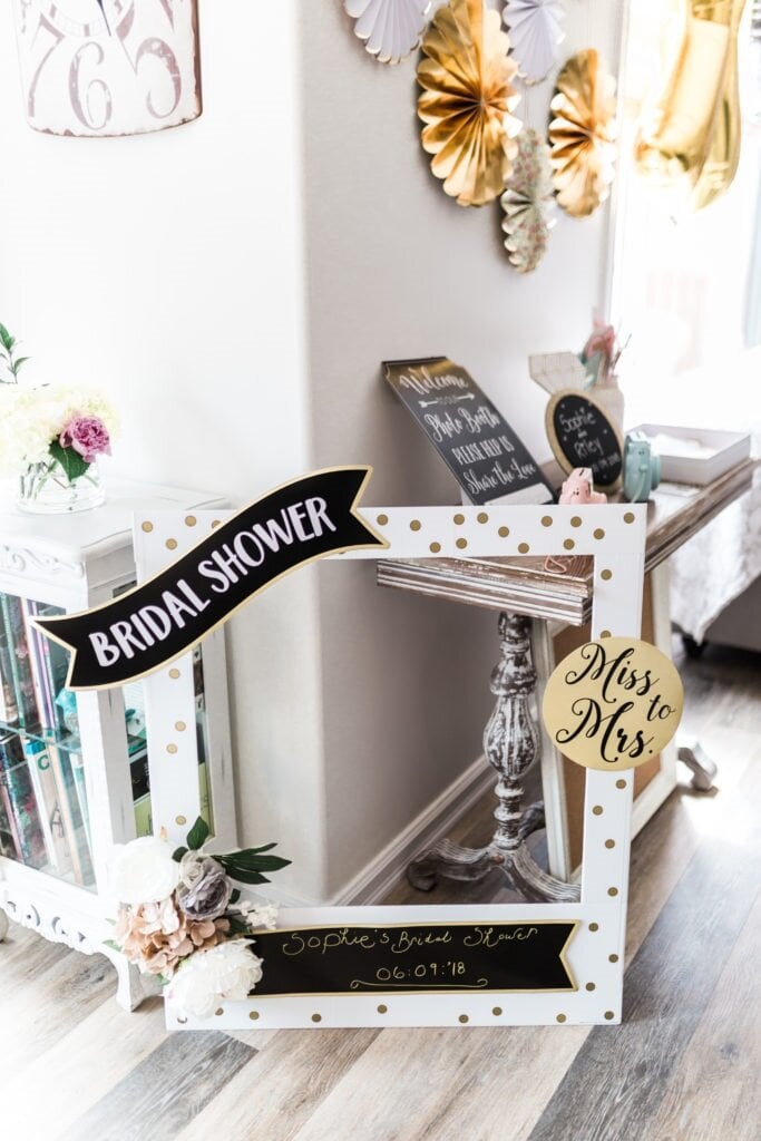 Gossip Girl Bridal shower games. Check out this cute Gossip Girl inspired bridal shower idea right now.