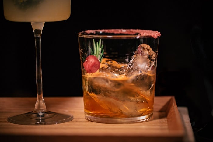 Delicious Festive Signature Cocktails for Your Winter Wedding! If you are having a winter wedding, these Winter Wedding Signature Drinks will complete your winter theme perfectly. 