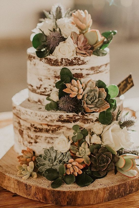 An elegant country Boho wedding cake for country lovers. If you are looking for country cake wedding ideas, click here. It's packed with Elegant bohemian country wedding cake ideas.