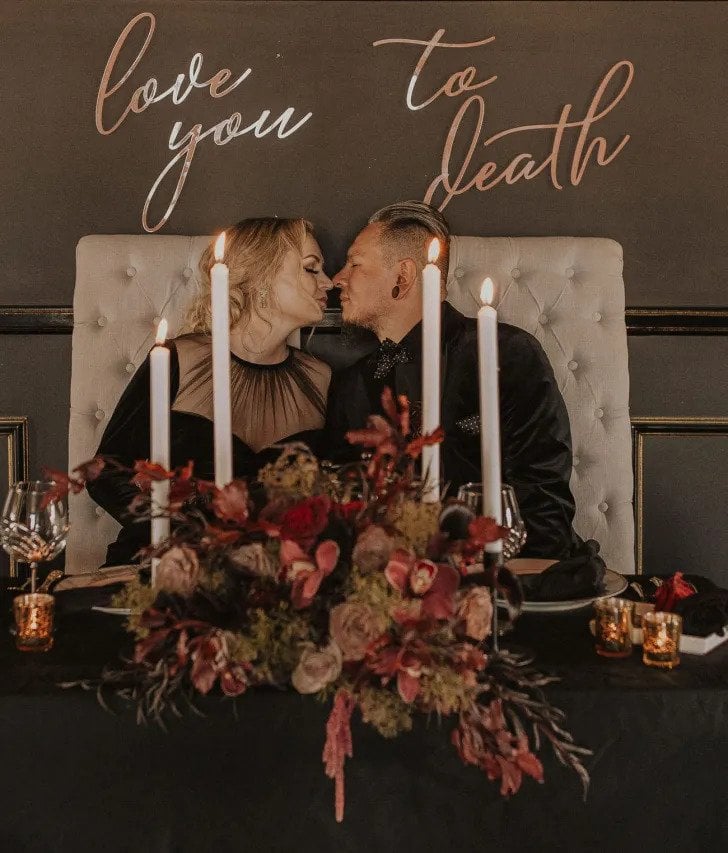 https://greenweddingshoes.com/halloween-inspired-wedding.