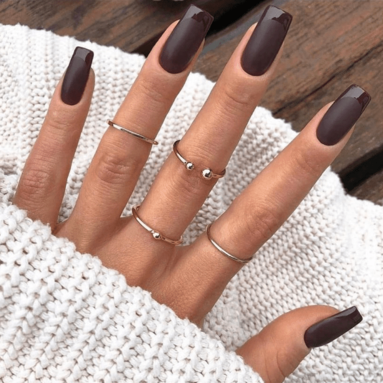 Gorgeous brown nail polish colour for brides. If you are looking for simple nail art for your wedding day, you will love this look. 