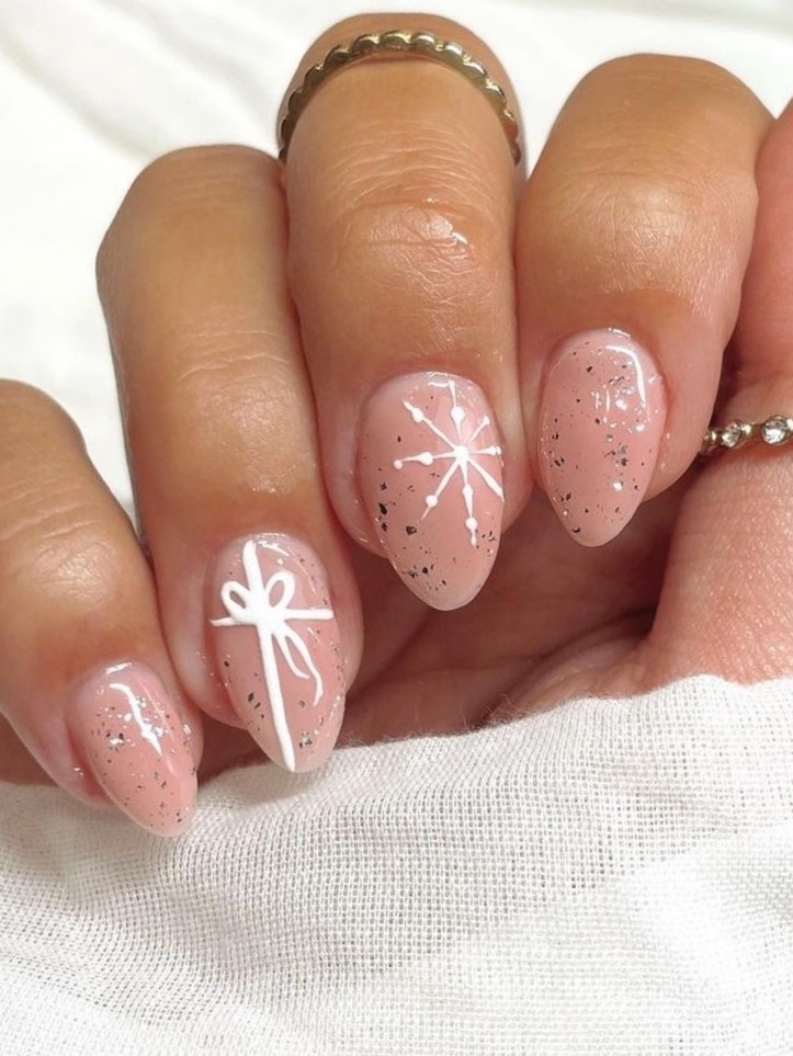 Gorgeous Winter Nail Ideas for the Holiday Season! Are you searching gorgeous winter nail ideas? see these winter nail designs that are perfect for the holidays! This post is all about winter nails! While it's super cold and dreary outside, these nail designs will bring a little warmth (and color!) back into your life! We have included 45 Gorgeous Ideas for Winter Nails That You’ll Love.