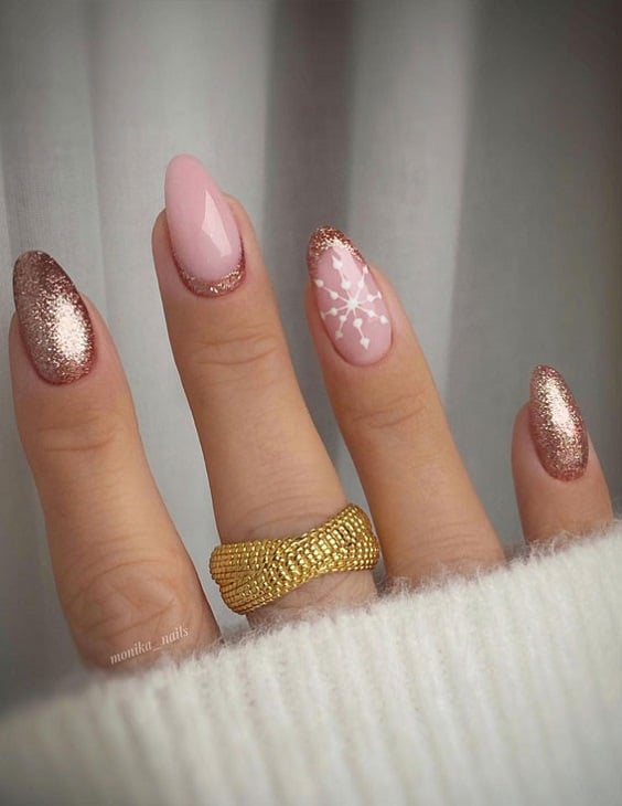 45 Festive bridal nail ideas! Beautiful brides holiday nail art. Check out these stunning Bridal holiday nail ideas! Festive Christmas Nail Art Ideas for weddings. White wedding nails for the holidays. Whether you are looking for winter wedding nail ideas or need holiday nail inspiration, we have some great ideas for you today.