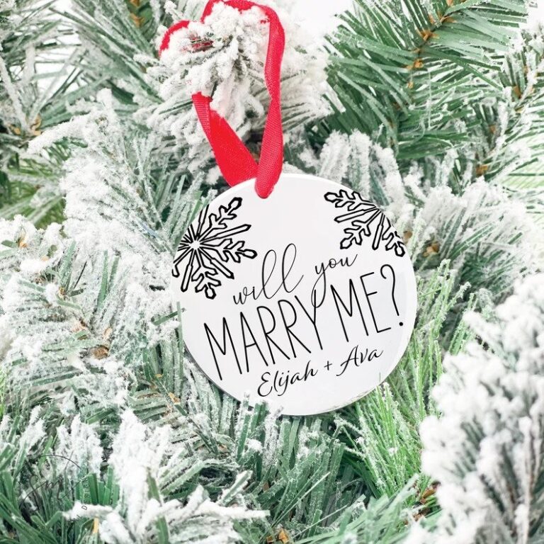 15 Romantic Christmas Proposal Ideas For Xmas Lovers
