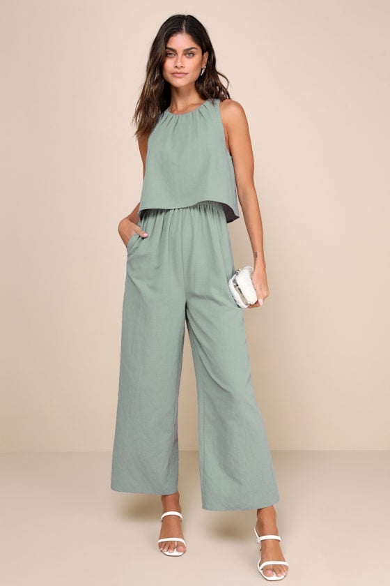 Casual dress up outfits! Casual outfit to wear wedding dress shopping as a guest! Casual outfits for wedding dress shopping as a guest! If you are a maid of honour or a brides friend and you have been chosen to take her wedding dress shopping, dress casually! Here are a few ideas on how to dress wedding shopping as a guest!