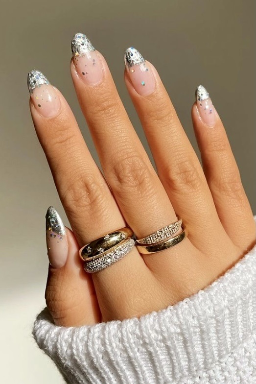 Check out these cute simple nail designs perfect for winter. Simple nail designs for winter.