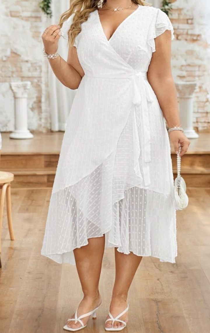 Looking for the perfect plus-size bridal shower dress? Look no further! Our collection of gorgeous dresses is designed to flatter and celebrate your beautiful curves. From elegant lace to flowy chiffon, we have a variety of styles to suit every taste and body type. Whether you prefer a classic A-line silhouette or something a bit more daring, our dresses will make you feel confident and beautiful on your special day. Shop now and find the perfect dress to make your bridal shower unforgettable!