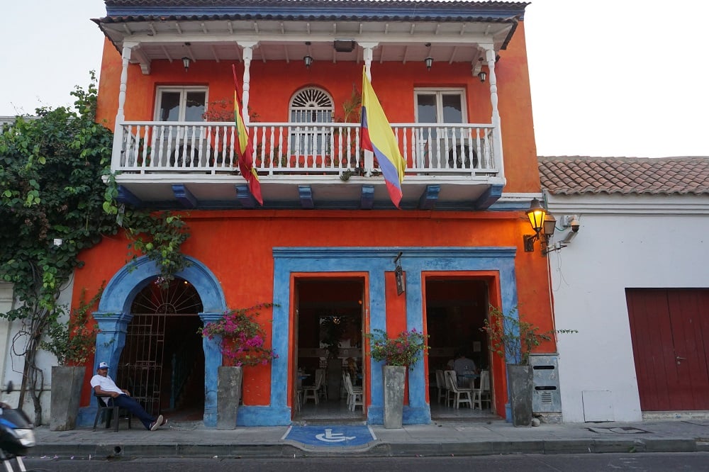 Cartagena is a vibrant gem on Colombia's Caribbean coast, with a rich history and lively culture that will captivate your senses. From the colourful colonial architecture of the Old Town to the white-sand beaches and turquoise waters of the Rosario Islands, there is something for everyone in this enchanting city. Taste the flavours of the Caribbean at the local markets, dance to the rhythm of salsa, and soak up the sun on the rooftop terraces. Get ready for an unforgettable adventure in Cartagena!