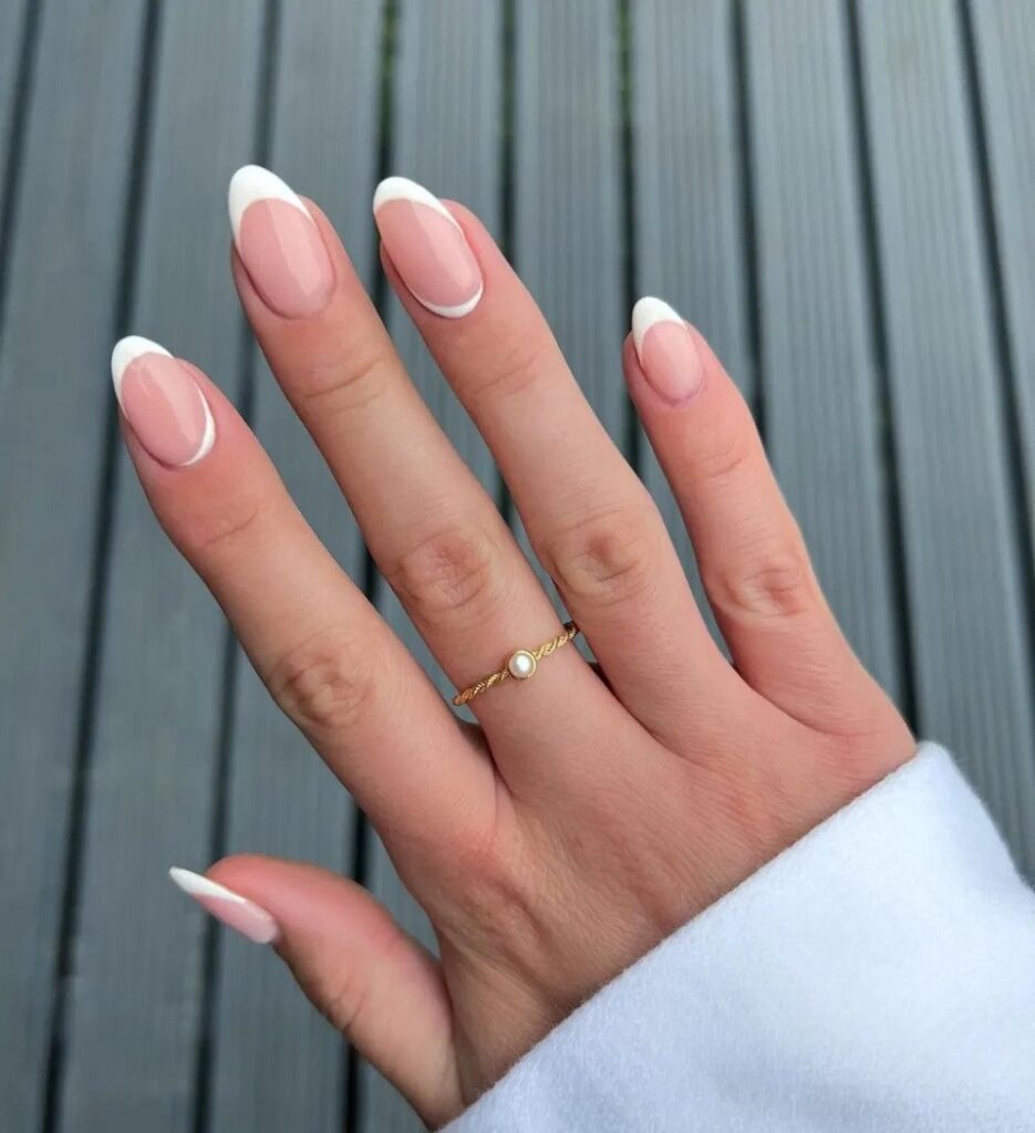 35 Beautiful White Wedding Nails For Your Big Day