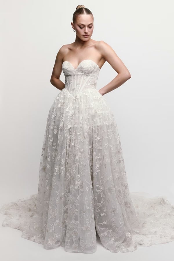 Discover your dream wedding dress without breaking the bank with these affordable dresses! From elegant ball gowns to chic sheath dresses, we have a variety of styles to suit every bride's taste. Whether planning a beach wedding or a traditional ceremony, our affordable wedding dresses are designed to make you look and feel beautiful on your special day. Find the perfect dress that fits your style and budget today!