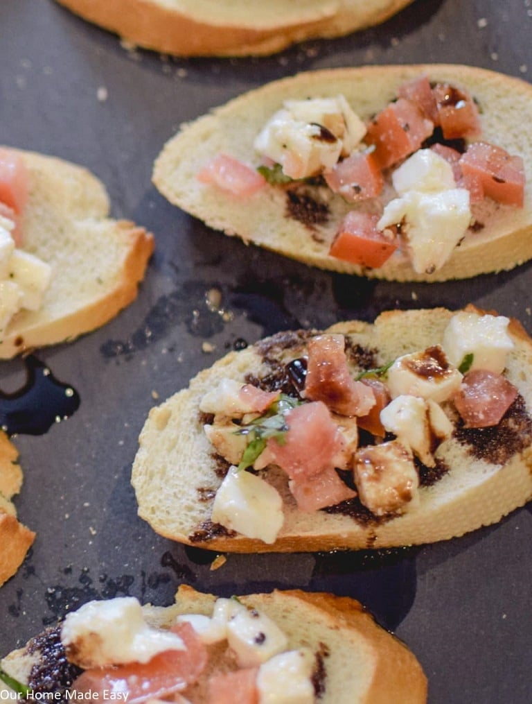 Check out the perfect addition to your bridal shower menu with these delectable Balsamic Caprese Bruschetta! Fresh tomatoes, creamy mozzarella, and fragrant basil topped with a balsamic glaze make a delightful appetizer that’s sure to impress your guests. Effortlessly elegant and bursting with flavour, these bites are a must-have for weddings and celebrations.