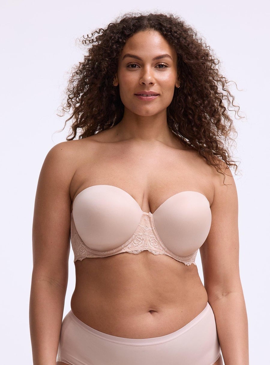 Wedding Bras for Brides with Large Busts: Finding the Perfect Fit
On your special day, wearing the right undergarments can make a world of difference. If you're a bride with a larger bust, check out our collection of wedding bras. We offer a variety of styles to suit your needs, from delicate lace to smooth satin. Our bras provide comfort and support, ensuring you feel confident and beautiful as you walk down the aisle. Look at our selection to find the perfect bra to complete your wedding day look.