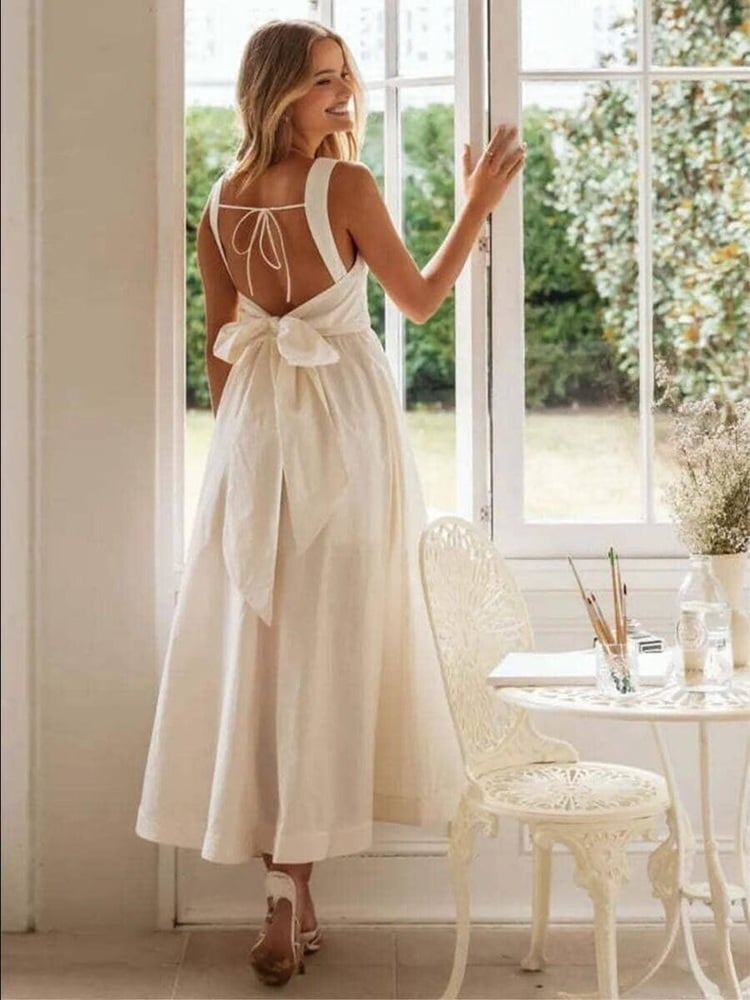 Spring Bridal Shower Dress Ideas ๐ฟ๐! Check out our outfit choices for your bridal shower perfect for spring! Opt for light, airy fabrics and floral prints that mirror the season's natural charm. Choose a pastel palette featuring blush, mint, or lavender hues to create a fresh and enchanting look. Pair your spring bridal shower dress with delicate jewelry and stylish, comfortable shoes to ensure you shine throughout the celebration. Let your outfit reflect the joyous occasion as you celebrate love and new beginnings! #SpringFashion #BridalStyle