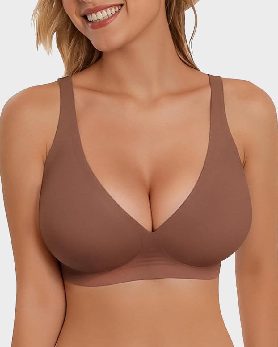 Looking for a bra that enhances your curves and provides the perfect amount of lift and support? Look no further than our Plunge Push-Up Bra! With its deep neckline and graduated padding, this bra is designed to give you a natural-looking boost while still feeling comfortable all day long on your big day. Whether you're wearing it under a low-cut wedding dress or just want to feel confident and sexy, our Plunge Push-Up Bra is the perfect choice. So why wait? Add it to your lingerie collection today and start feeling your best!