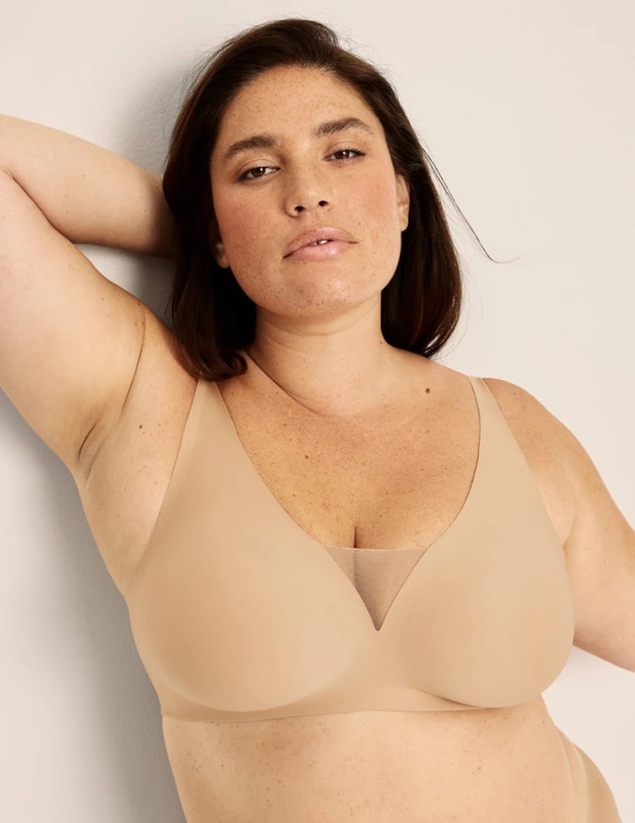When it comes to your special day, the proper undergarments can make all the difference. Check out this collection of wedding bras for big boobs. You will find a range of styles to suit any bride's needs. From delicate lace to smooth satin, our bras provide comfort and support, ensuring you feel confident and beautiful as you walk down the aisle. Browse this selection for the perfect bra to complete your wedding day look.