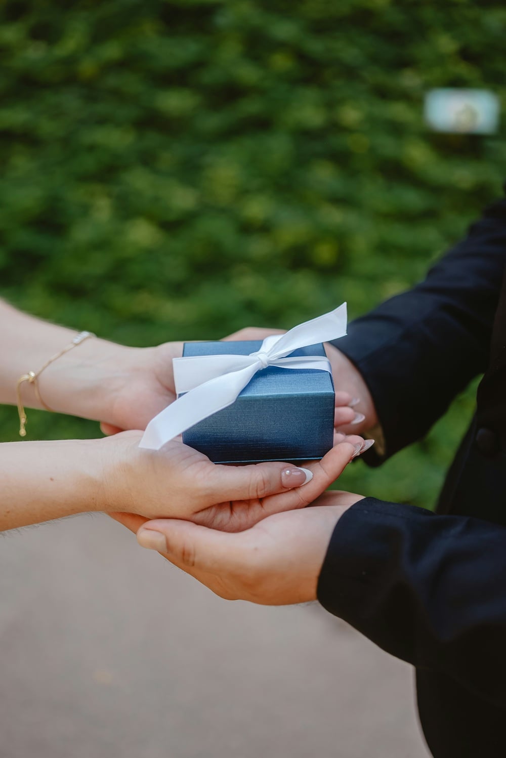 Wedding Day Gifts for Grooms: Thoughtful and Memorable Ideas! Looking to surprise the groom with a memorable gift on the wedding day? Check out this selection of unique wedding day gifts for grooms that blend style and sentiment. Opt for personalized cufflinks engraved with initials for a touch of elegance, or consider a luxury watch to mark the special occasion. A stylish leather wallet or a custom tie set makes for a practical yet thoughtful present. Don’t forget a heartfelt, handwritten note to add a personal touch. Perfect for any groom, these gifts ensure he feels cherished on his big day. Wedding groom gifts, wedding day, personalized cufflinks, luxury watch, custom tie.