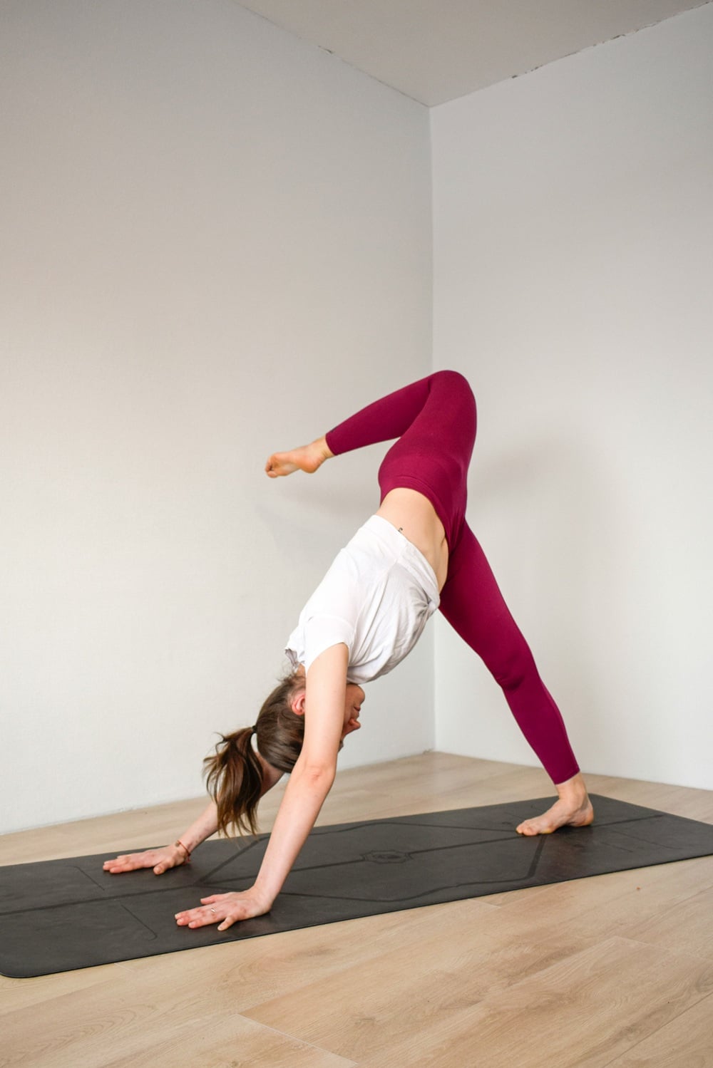 Ready for your bridal glow-up? ✨ Discover the best glow-up workouts to help you feel strong, confident, and energized before your wedding day! From Pilates for brides and low-impact workouts to full-body toning, mindful movement, and at-home fitness routines, these workout ideas will help you build healthy habits while planning your dream wedding. Explore Melissa Wood Health for Pilates, sculpt workouts, and wellness inspiration to add to your pre-wedding routine. Save these bridal fitness tips for your wedding glow-up! #WeddingGlowUp #GlowUpWorkout #BridalWorkout #PilatesForBrides #BridalFitness #BrideToBe #PreWeddingWorkout #WeddingWellness #AtHomeWorkout #MelissaWoodHealth